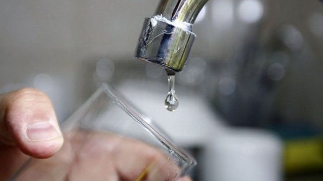 Funcionarios de salud de Osorno inician paro por crisis del agua