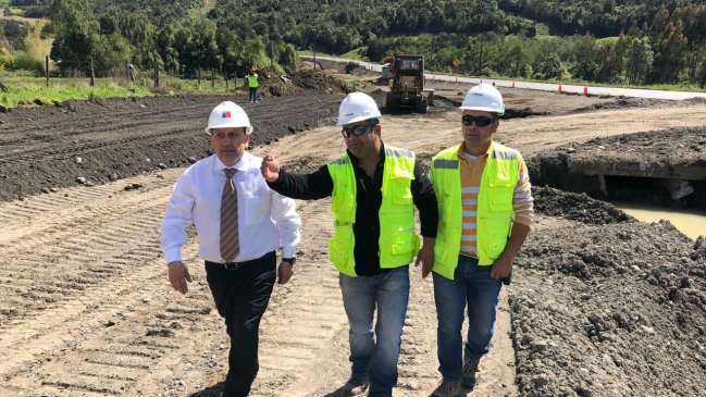 Un 52 por ciento de avance presentan obras de mejoramiento de la cuesta El Venado en Chiloé