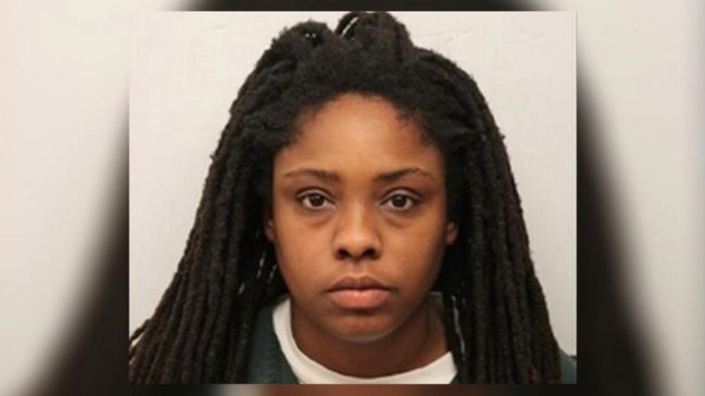 Mujer entró disparando a la cocina de un McDonald's porque sus papas fritas estaban frías