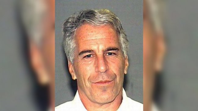 El magnate Jeffrey Epstein fue encontrado herido y semi inconsciente en su celda