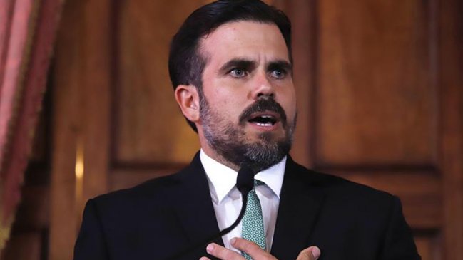 Gobernador de Puerto Rico renunció tras masivas protestas en su contra
