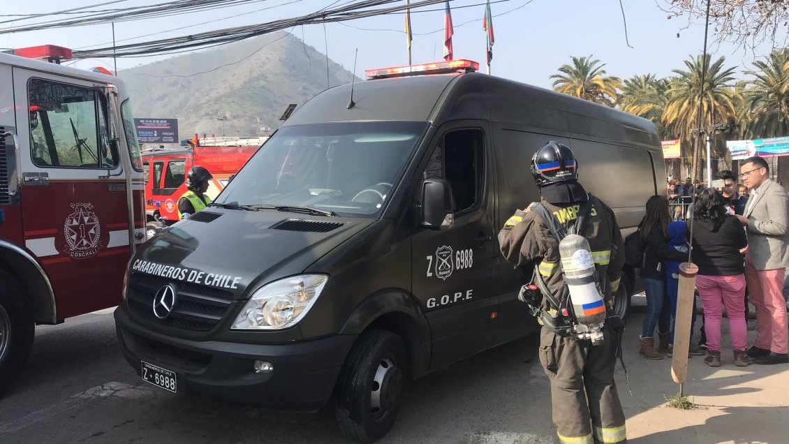 Cinco carabineros quedaron heridos por artefacto explosivo en comisaría de Huechuraba