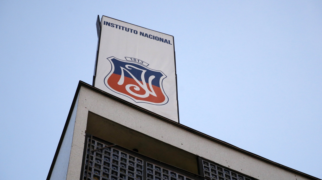 Vuelven a registrarse desórdenes en las afueras del Instituto Nacional