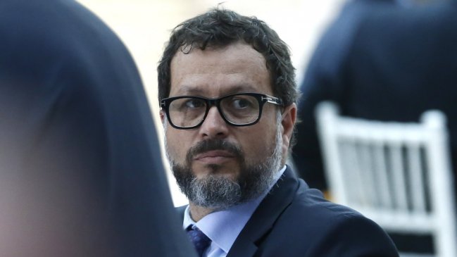 Paquete bomba a Hinzpeter tenía medio kilo de dinamita y estuvo en su silla