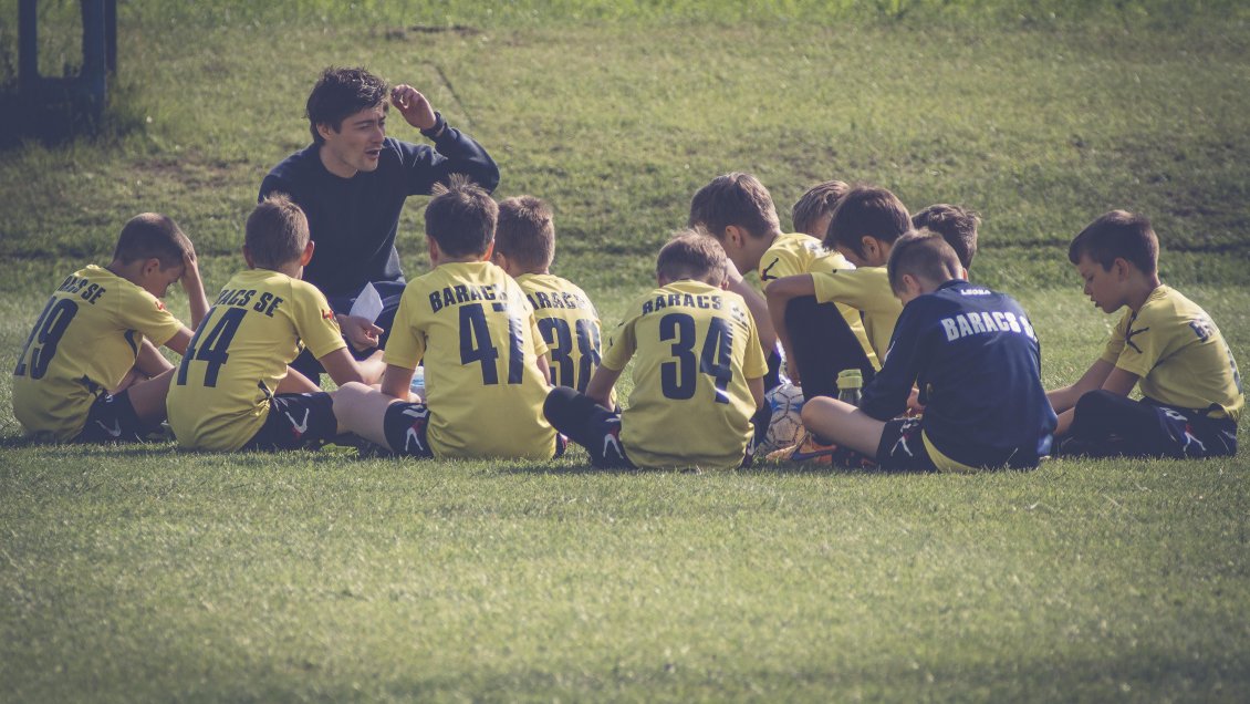 Decretan prisión preventiva para entrenador acusado de violar a menor de edad