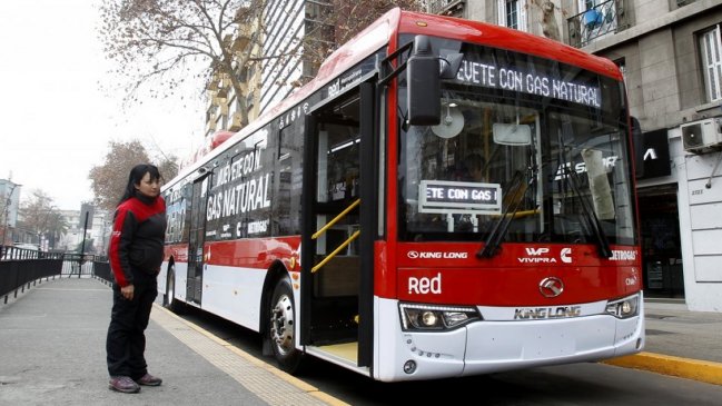 Bus a gas natural se sumó al transporte público en Santiago