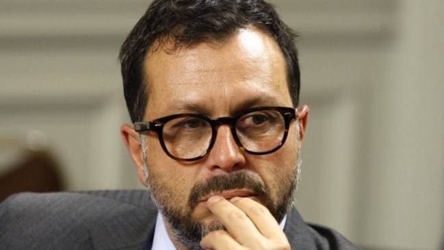 El sentimiento de Hinzpeter tras caso bomba: Alguien me disparó y erró el tiro