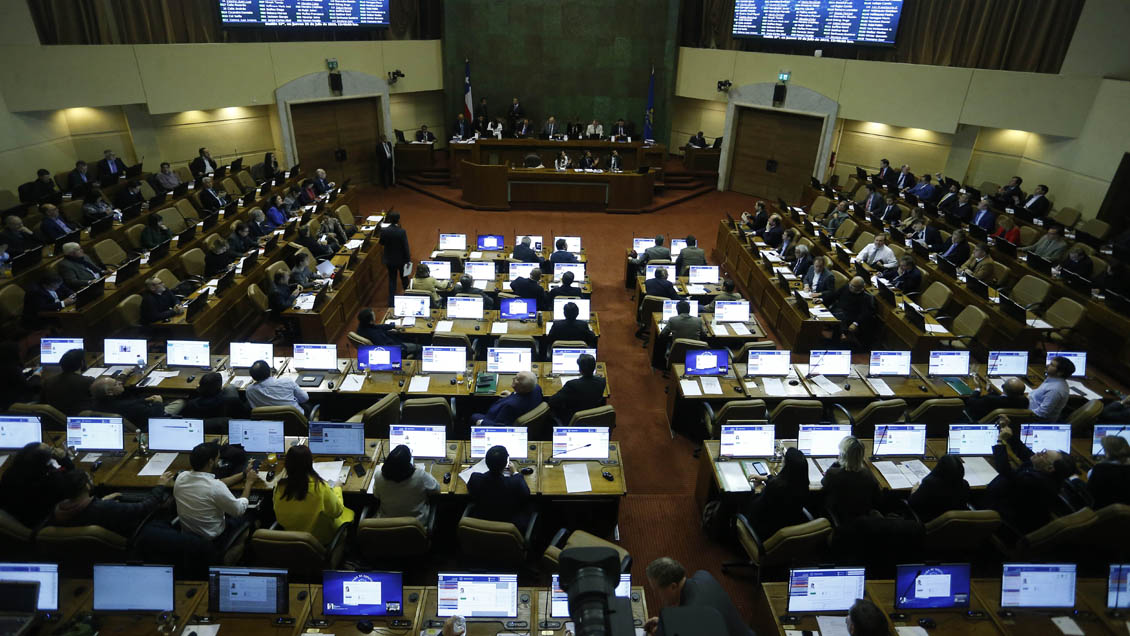 Presidente de la Cámara de Diputados propuso trasladar el Congreso a Santiago