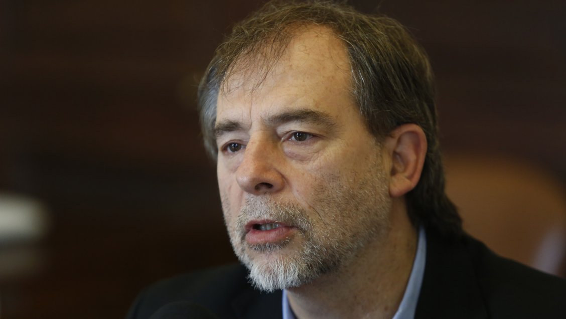 Senador Girardi presentó denuncia por derrame de petróleo en Isla Guarello