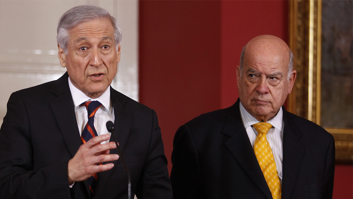 Ex cancilleres rechazan dichos de gobernador de Tacna por situación de venezolanos en consulado