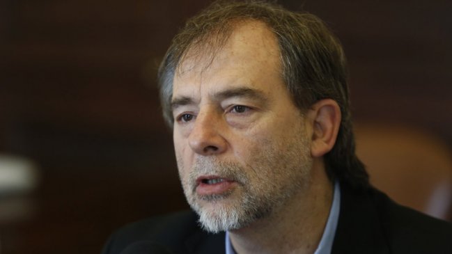 Senador Girardi presentó denuncia por derrame de petróleo en Isla Guarello