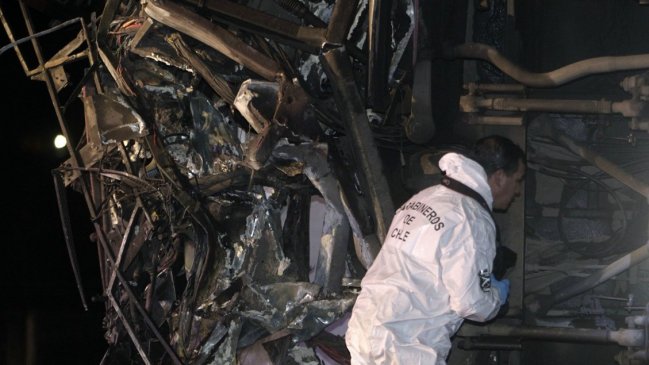 Las identidades de las víctimas fatales del volcamiento de bus en Mostazal