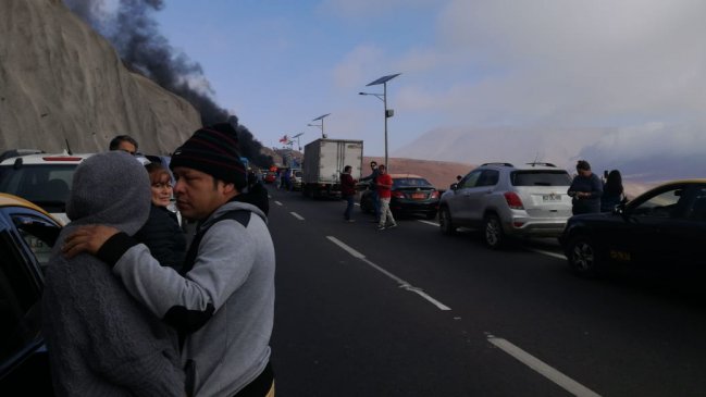 Auto se incendió en la ruta que une Iquique con Alto Hospicio