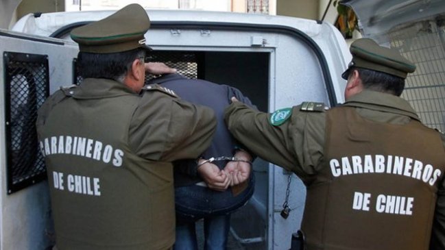 Tres detenidos, incluidos dos menores, tras asalto a conductor en Maipú