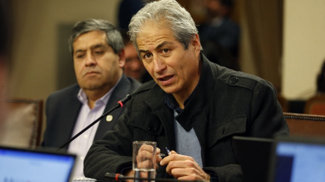 Colegio de Profesores pidió al Mineduc corregir descuentos en sueldos de docentes tras paro