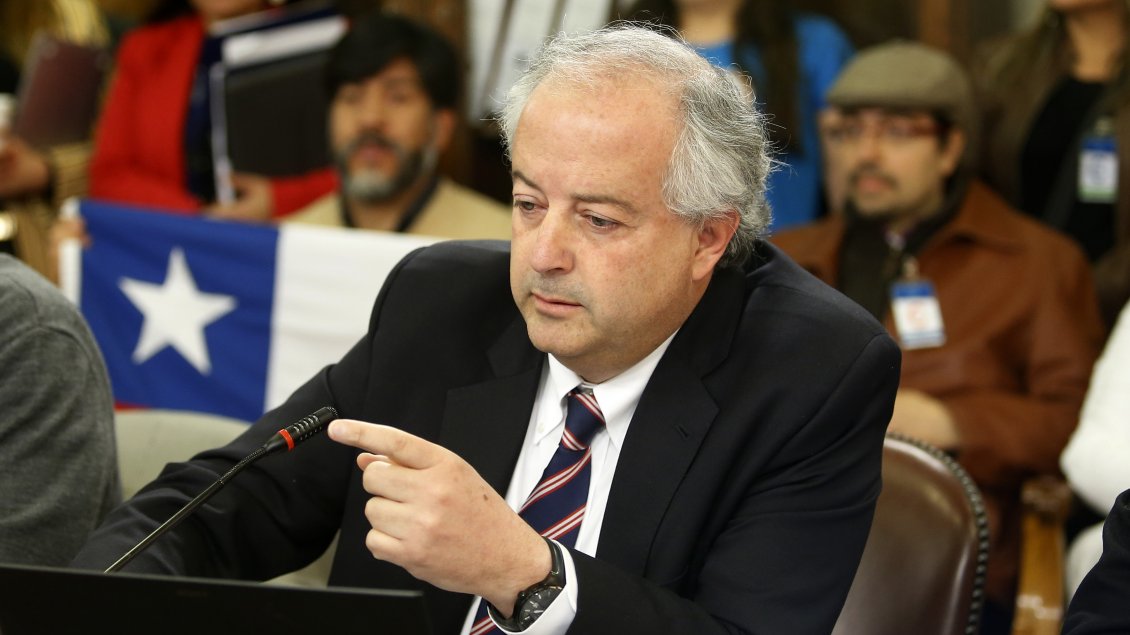 Ministro del Trabajo le respondió a Vallejo por jornada laboral: No sigamos engañando a los chilenos