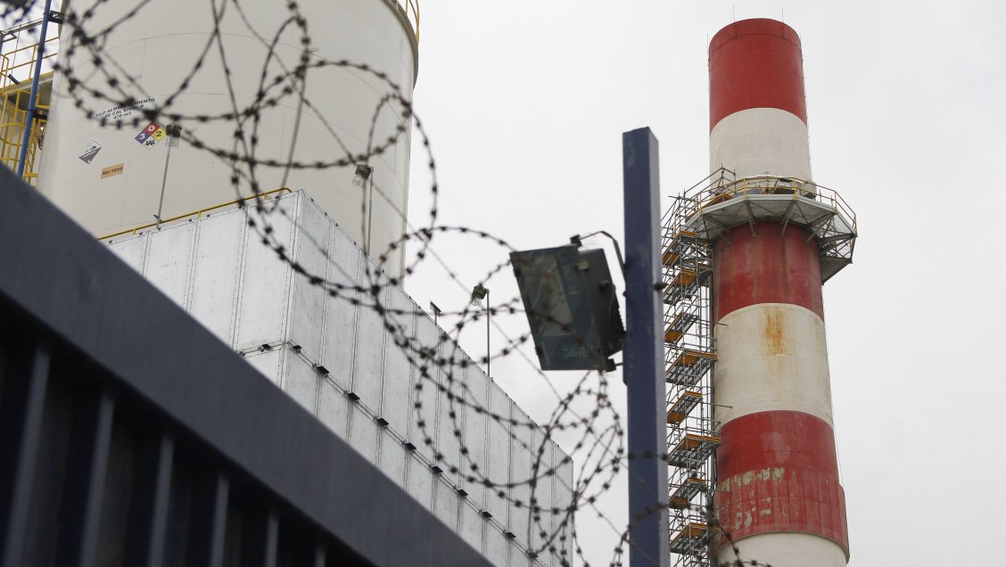 Parlamentario denunció manejo irregular de asbesto por parte de Enel en Coronel