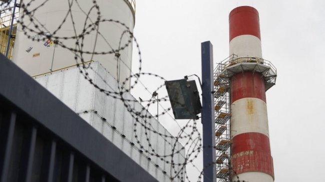 Parlamentario denunció manejo irregular de asbesto por parte de Enel en Coronel