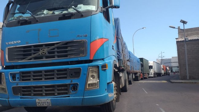 Paro de Aduanas mantiene detenidos más de 20 camiones en Zona Franca de Iquique