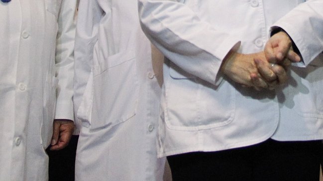 Colegio Médico denunció detención de profesional agredida en el Hospital Barros Luco