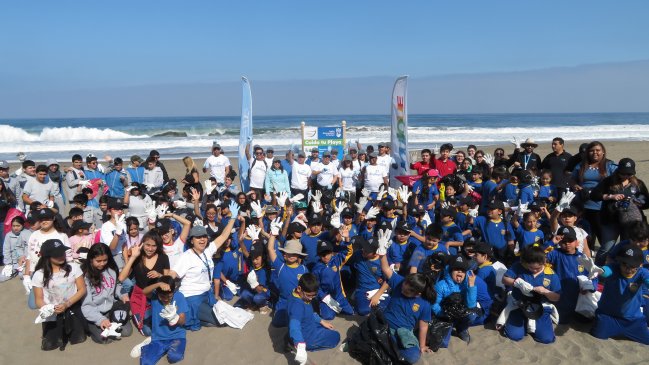Retiran tres toneladas de basura de Playa Brava en nuevo operativo de limpieza