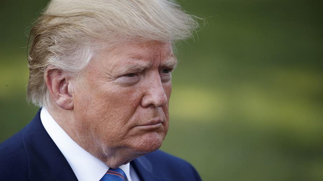 Trump responde a críticas por política de armas tras tiroteos: 