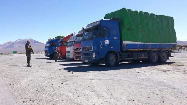 Doce detenidos y cinco camiones incautados dejó operativo anti contrabando en Arica y Parinacota