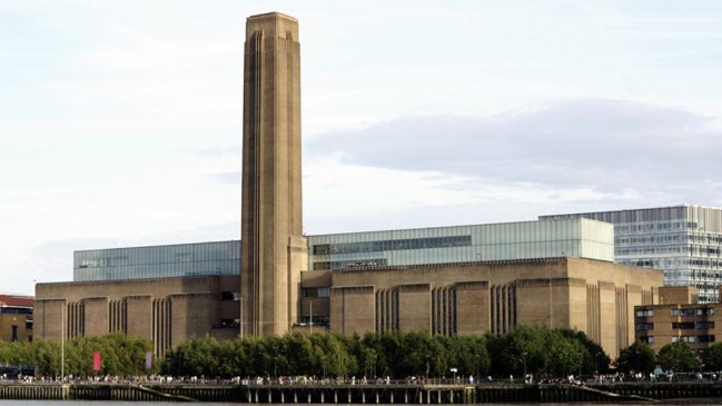 Detienen a adolescente acusado de lanzar a un niño de un décimo piso en Londres