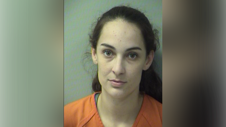 Trabajadora de guardería fracturó las piernas de cuatro bebés en un mismo día