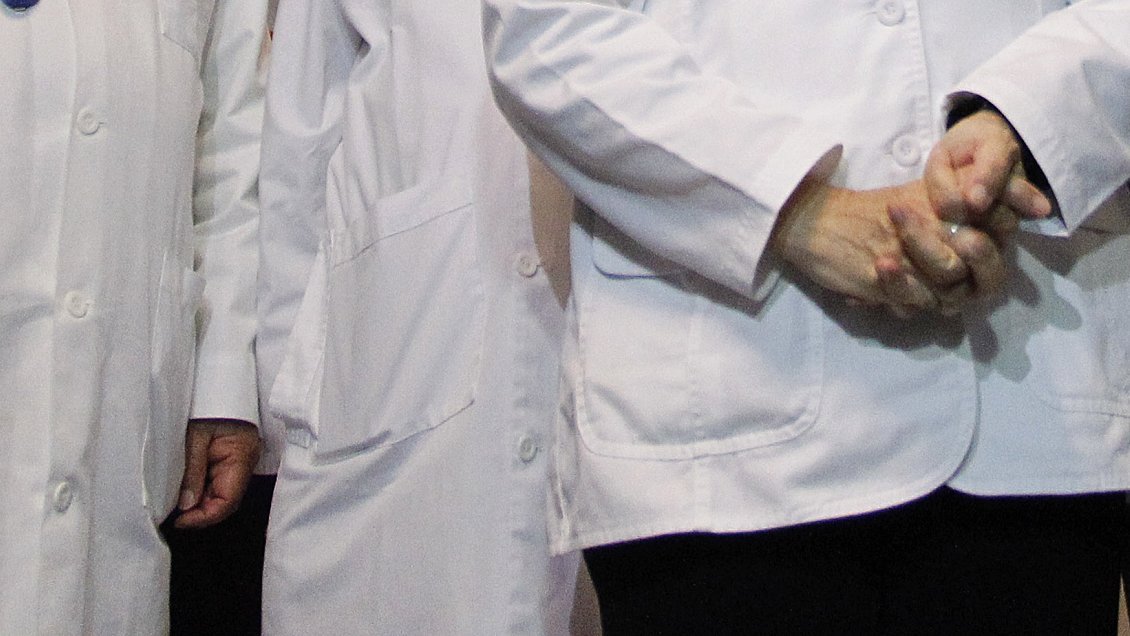 Colegio Médico presentó querella por agresión a doctora en Hospital Barros Luco