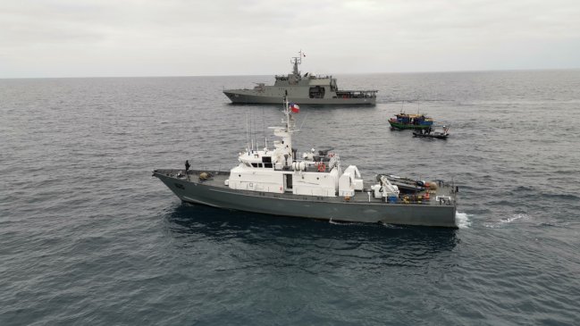 Armada capturó dos embarcaciones peruanas con 10 toneladas de tiburón azul