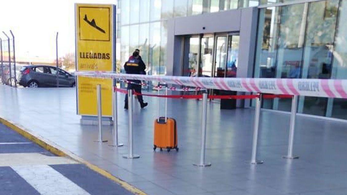 Maleta abandonada activa operativo del GOPE en Aeropuerto de Antofagasta