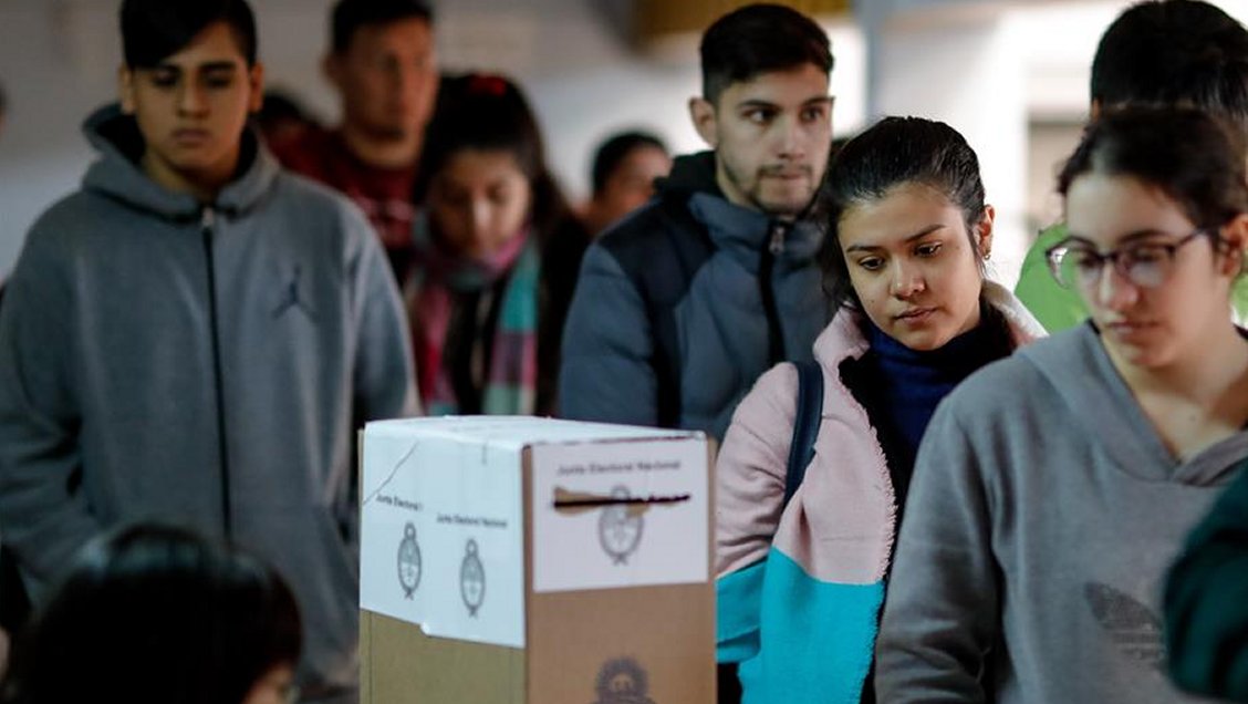 Difusión de primeros resultados de primaria argentina sufre extensa demora