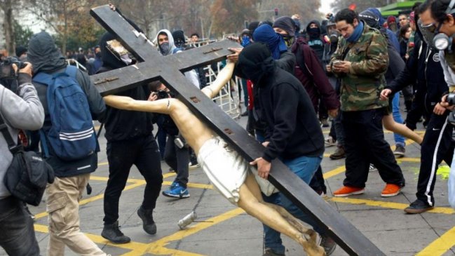 Cristo destruido en Santiago llegó a España como noticia falsa antimusulmana