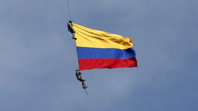 Dos militares murieron al caer de un helicóptero en Colombia