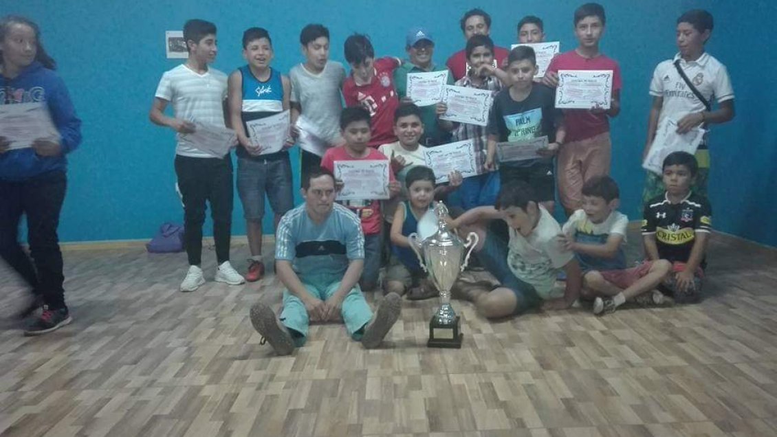 Familia acusa discriminación contra joven con Síndrome de Down en Longaví