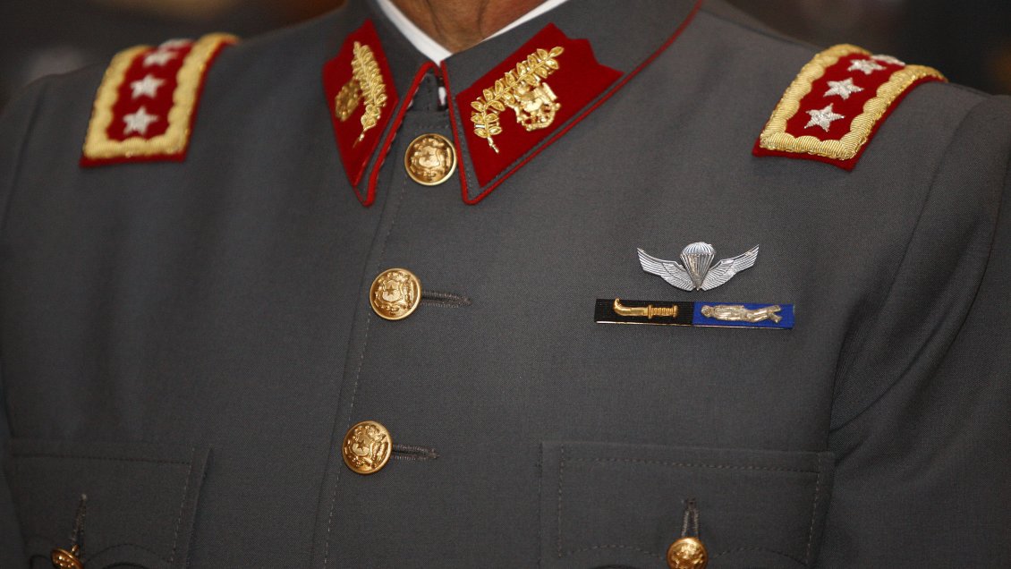 Mauricio Weibel: Ministro Espina dio 