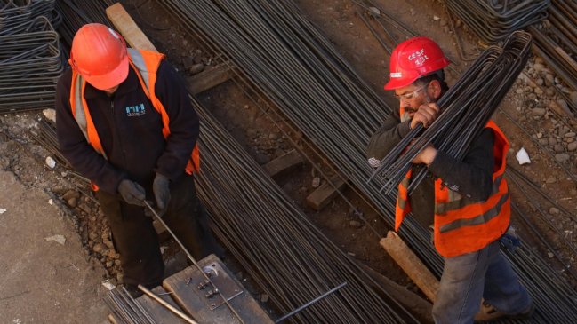 Jornada laboral: Proyecto del Gobierno contempla que 41 horas se concreten en 2027