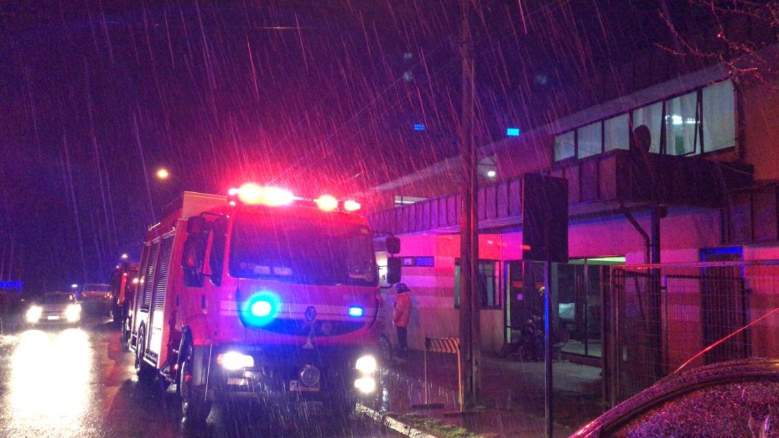 Alarma de incendio en centro de menores moviliza a Bomberos en Valdivia