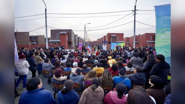 Entregan viviendas a familias que enfrentaron quiebra de empresa que construía sus casas