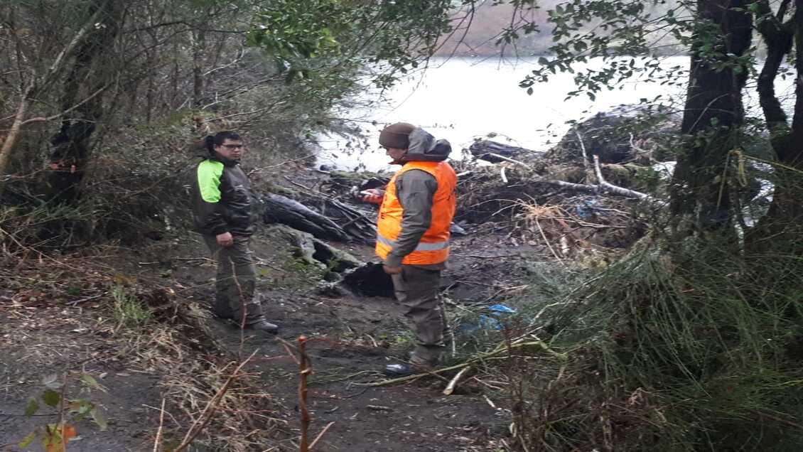 Los Ríos: Hallan cuerpo de joven desaparecido en Río Liquiñe