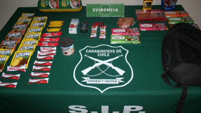 Detienen a dos sujetos acusados de robar en almacén de Yerbas Buenas