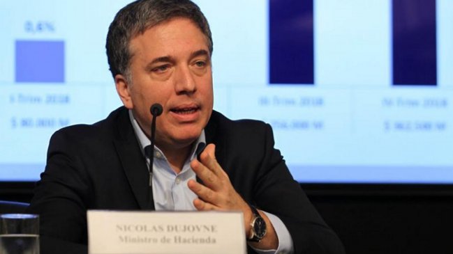 Ministro de Hacienda argentino renunció en medio de aguda crisis económica