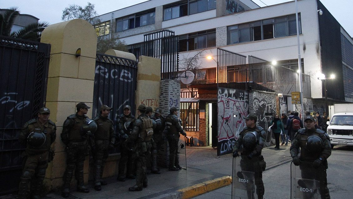 Encapuchados protagonizaron nuevos incidentes en el Instituto Nacional