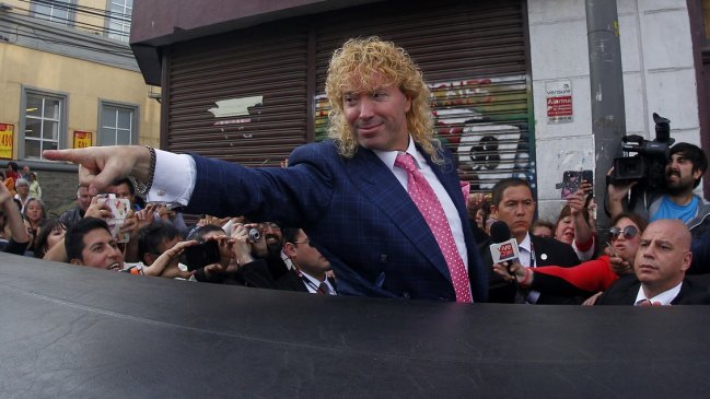 Leonardo Farkas hizo millonaria donación a personas sin techo: Hasta les cortaron el pelo