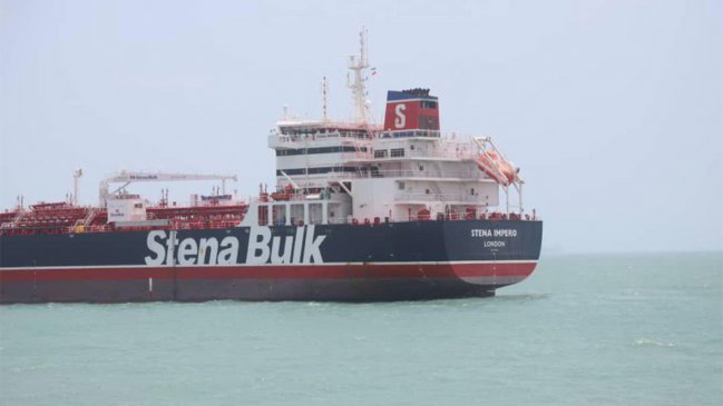 Teherán mantendrá detenido al petrolero británico