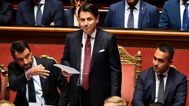 Primer ministro italiano anunció su renuncia en medio de crisis política