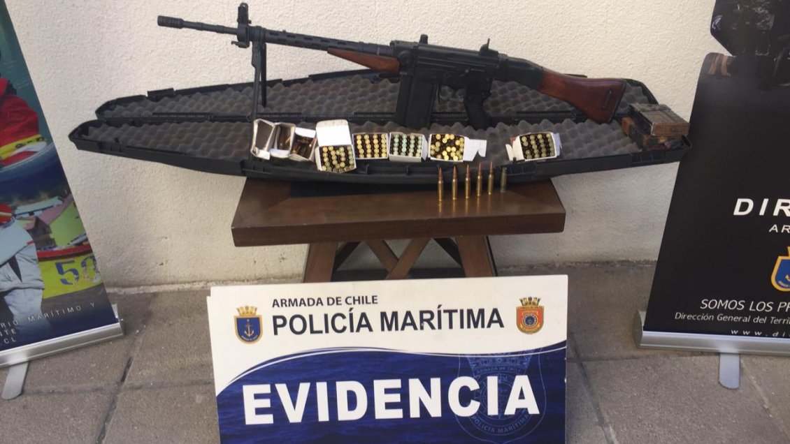 Cuidador sorprendido con armamento de guerra a bordo de una lancha quedó preso