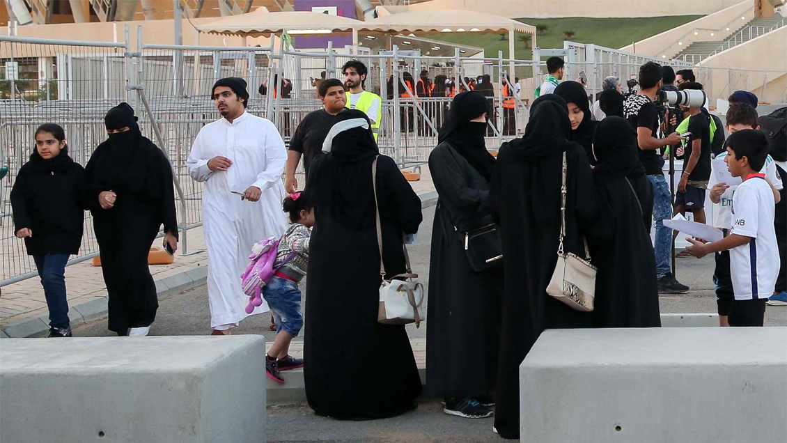 Siglo XXI: Arabia Saudí suprime las restricciones a las mujeres para viajar al exterior