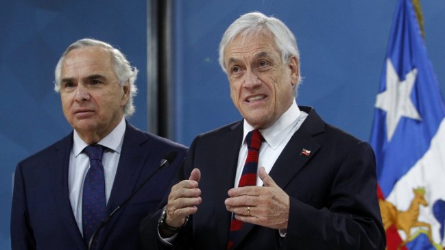 Chadwick defiende postura de Piñera sobre su tío obispo: 